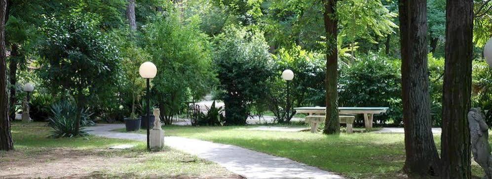 Holiday Center Valdor Cavallino-Treporti Exterior photo